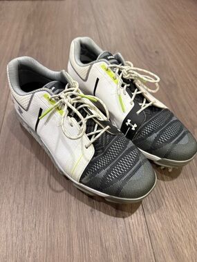 Under Armour Women’s Tempo golf shoes in White/Steel, size 10.5